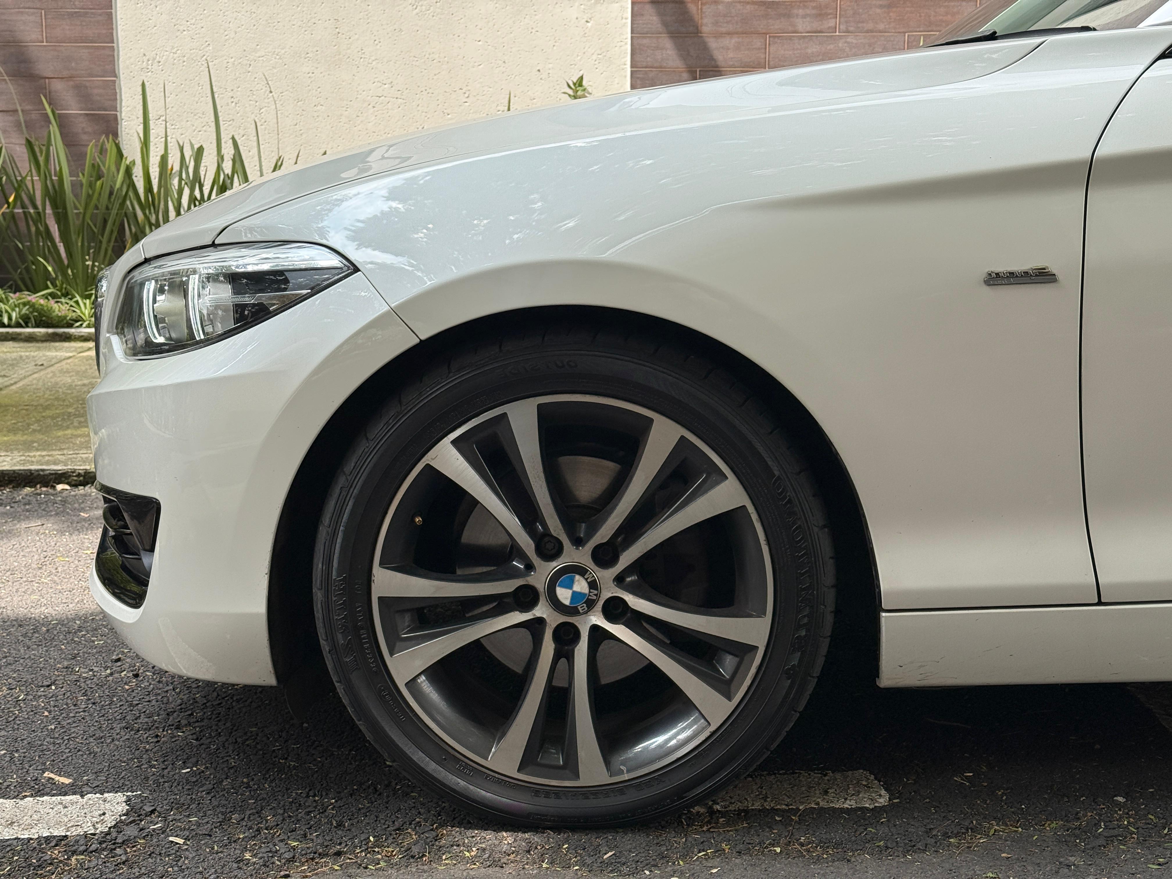 BMW  SERIE 2 220iA SPORT LINE 2018