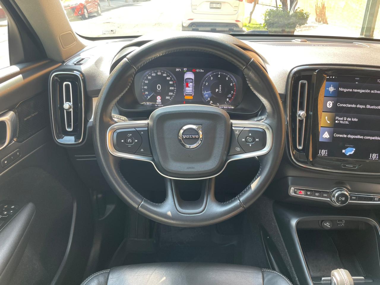 Volvo  XC40 MOMENTUM (EQUIPO R- DESIGN) 2021