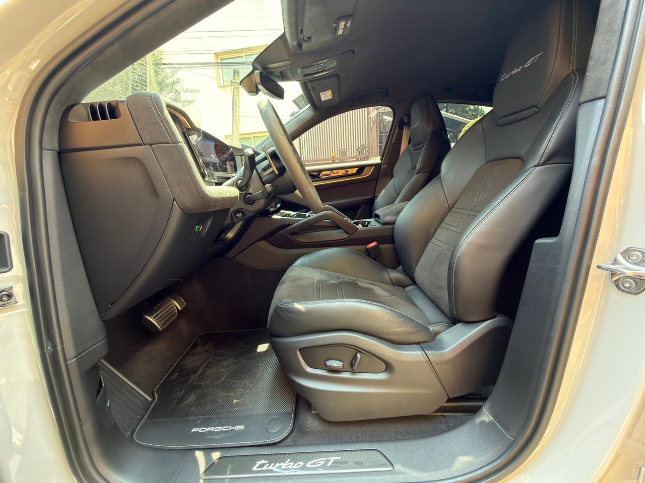 Porsche  CAYENNE TURBO GT  2025